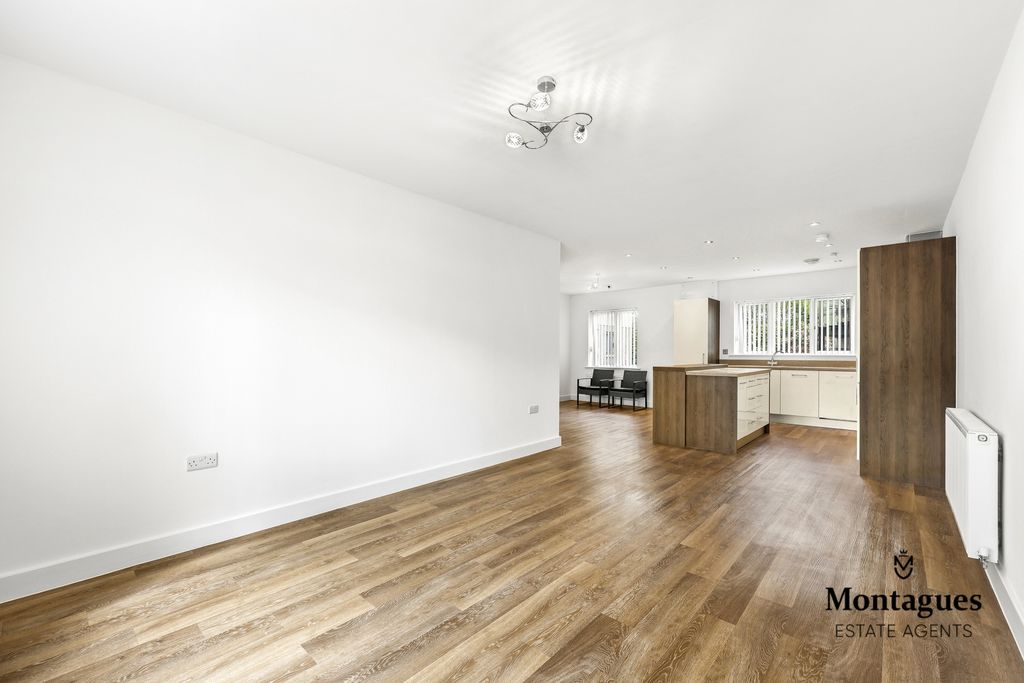 Property photo 3 of 21 Photo 10