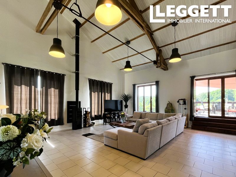 Property photo 2 of 10