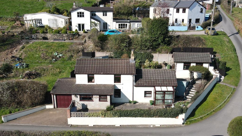 Property photo 1 of 27