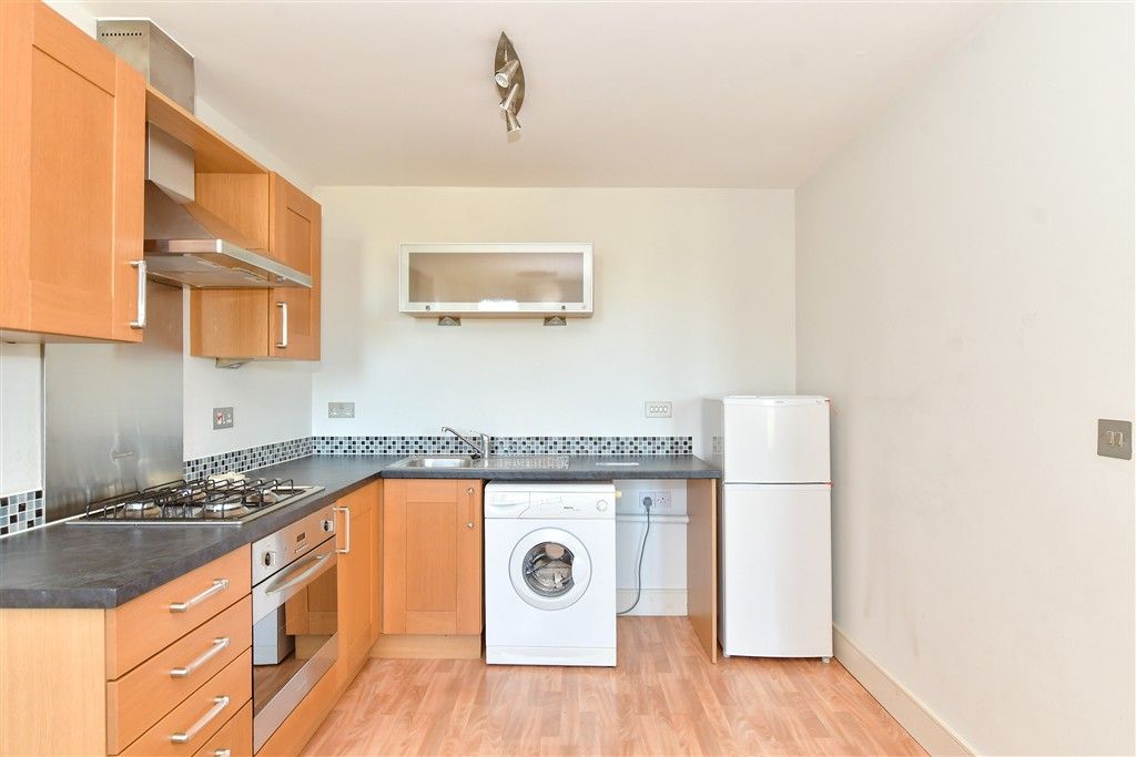 Property photo 2 of 7 Kitchen