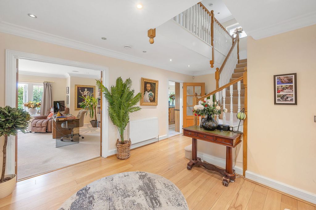 Property photo 2 of 29