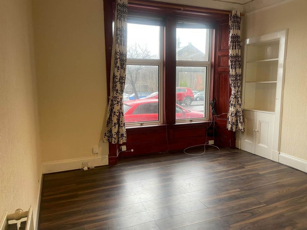 Property photo 2 of 5 Living Room