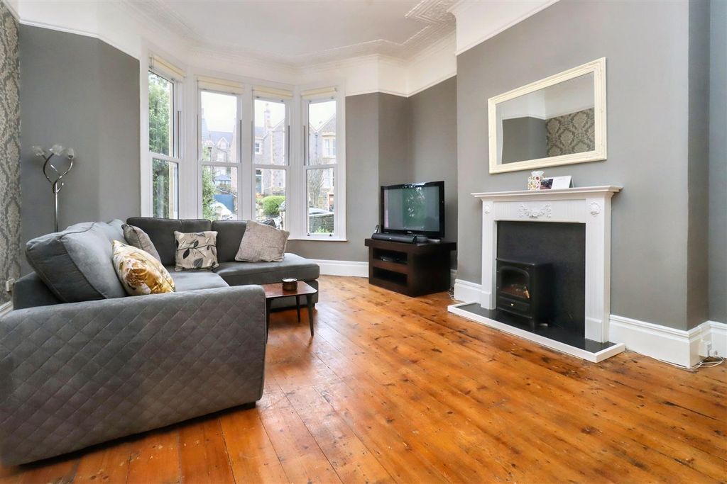 Property photo 2 of 9
