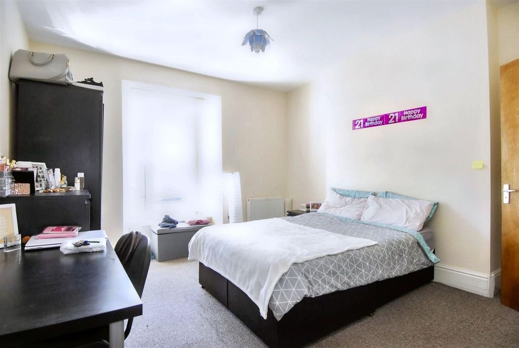 Property photo 3 of 4 7 Seaton F2 Old.Jpeg