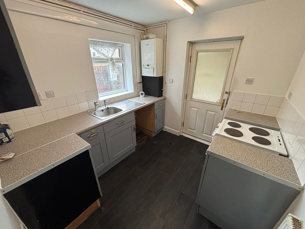 Property photo 2 of 4 Kitchen