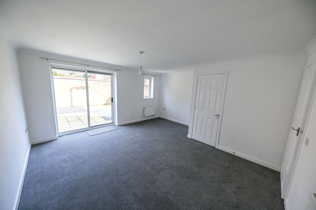 Property photo 3 of 11 Photo 1