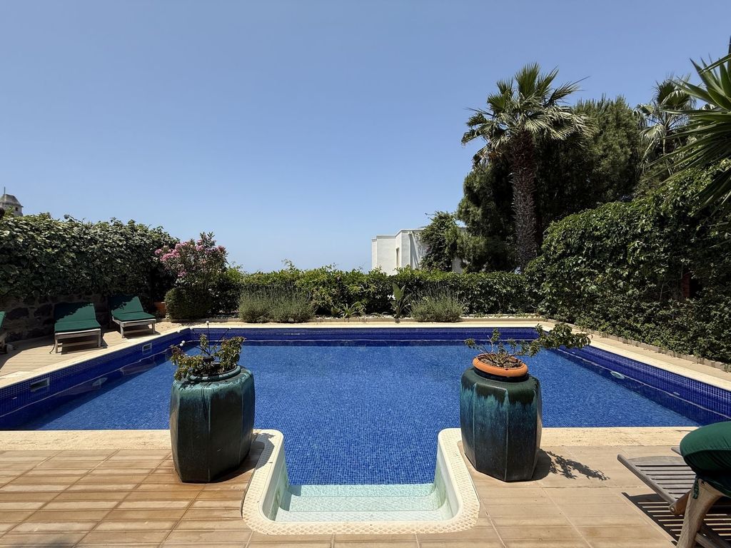 Property photo 2 of 26 Grand Sea-View Yalikavak Villa For Sale Â€“ A Beautiful Pool With Steps For Ease Of Access