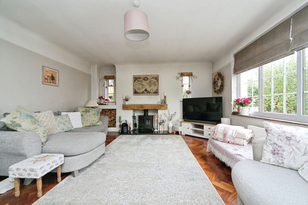 Property photo 3 of 17 Photo