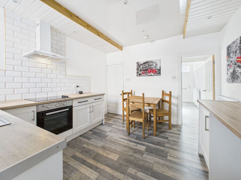 Property photo 3 of 15 Dining Kitchen