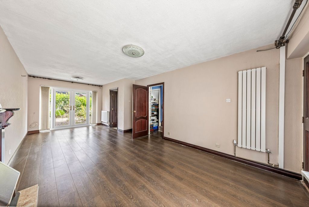 Property photo 2 of 35