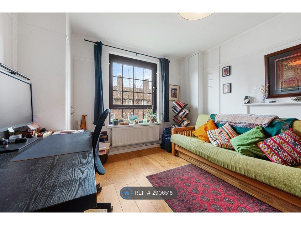 Property photo 1 of 10 Living Room/3rd Bedroom