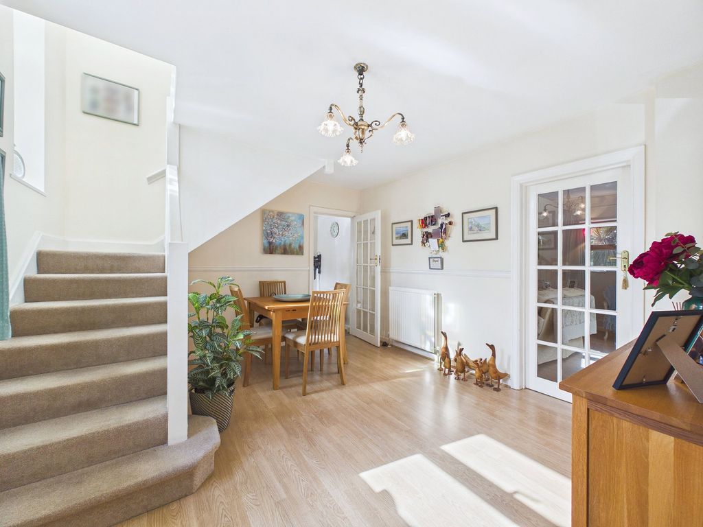 Property photo 3 of 28