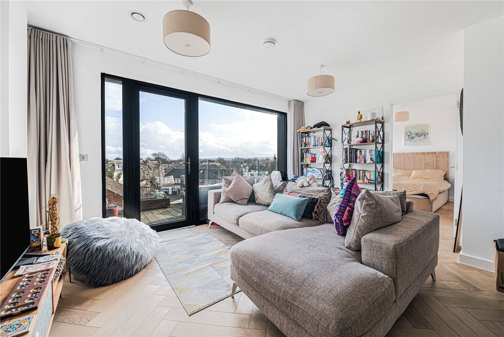 Property photo 2 of 22 Reception Room