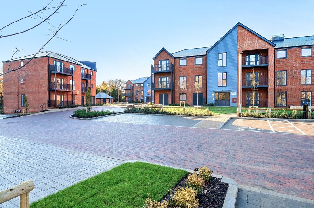 Property photo 1 of 9 Front