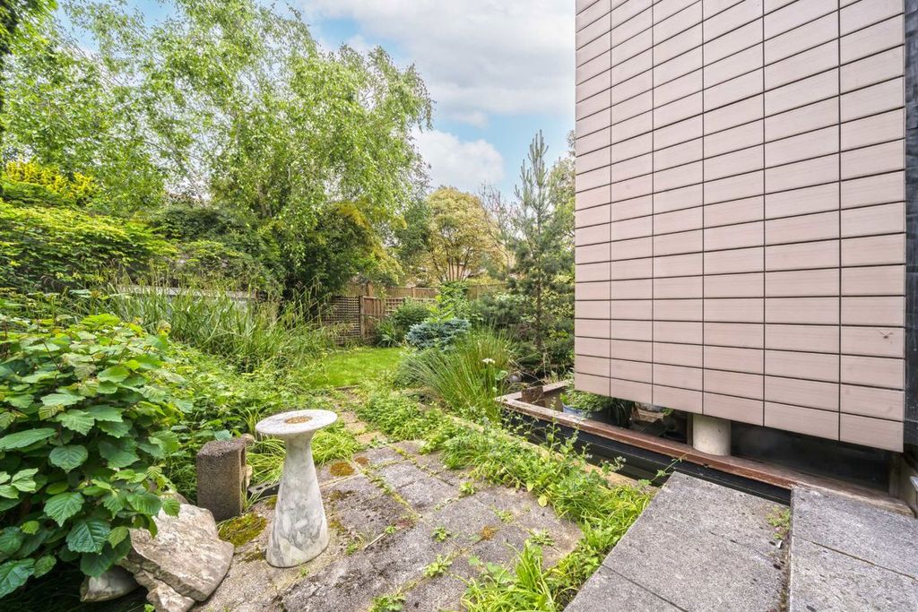Property photo 3 of 5