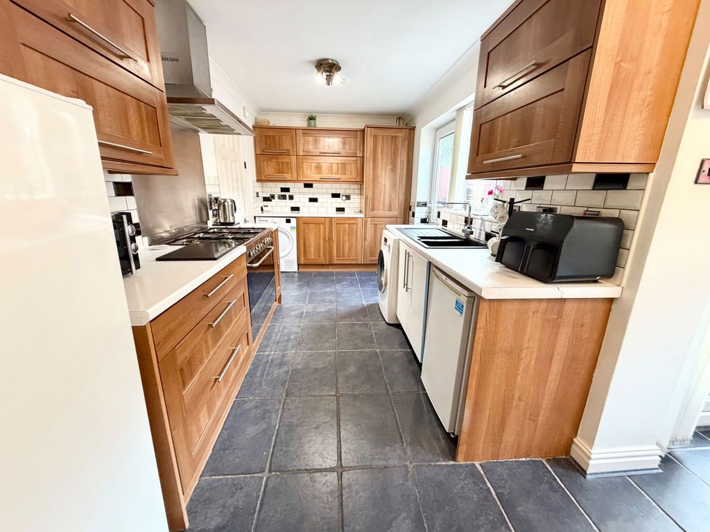 Property photo 2 of 26