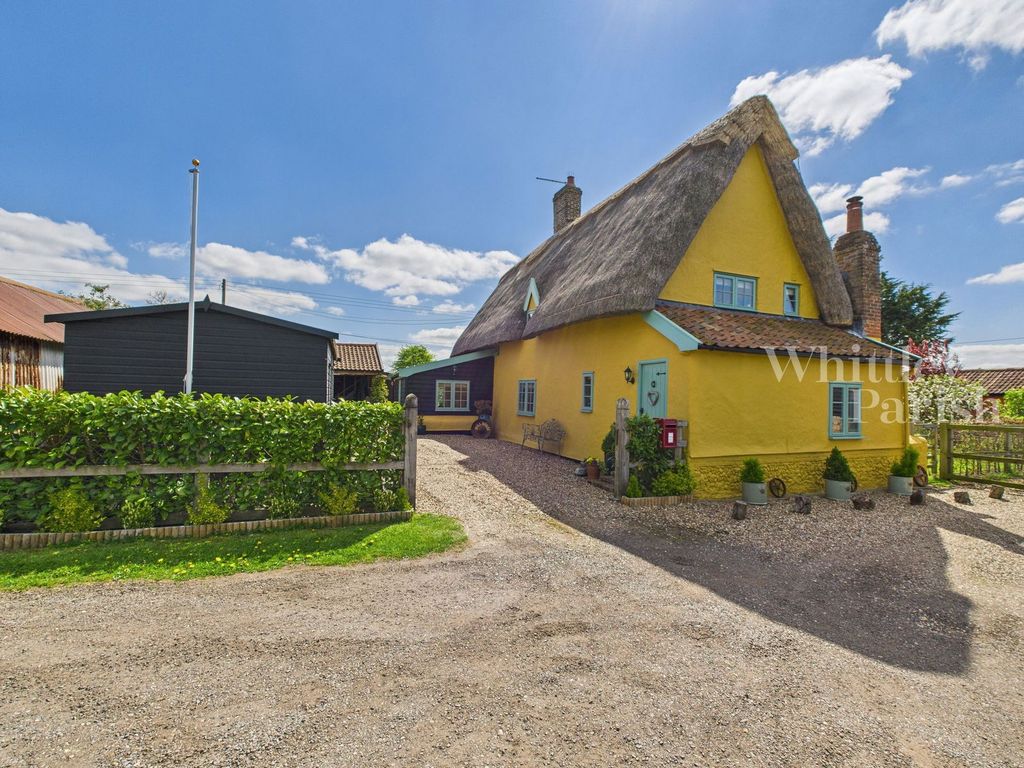 Property photo 2 of 32