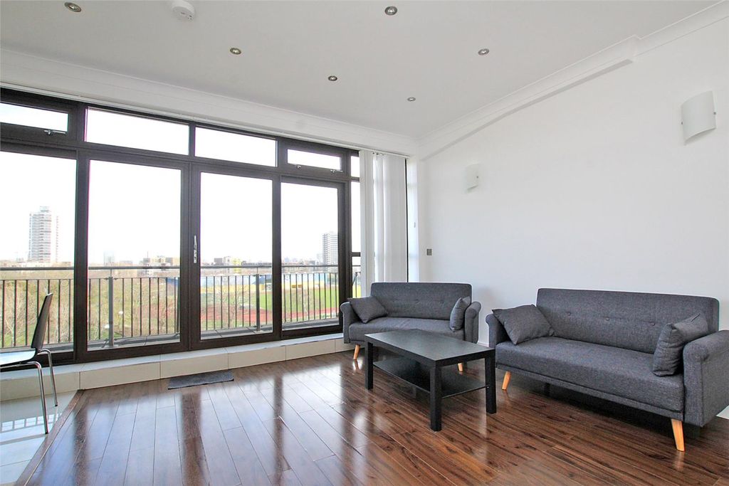 Property photo 2 of 12