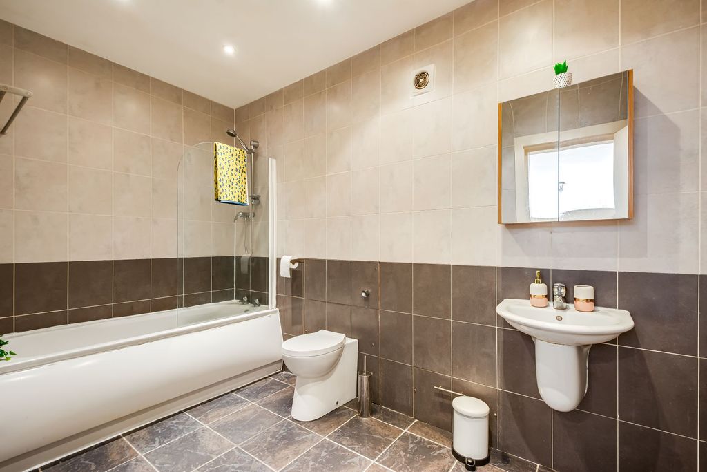 Additional image 7 of 1 bed flat to rentSt. Johns Terrace, Leeds LS3