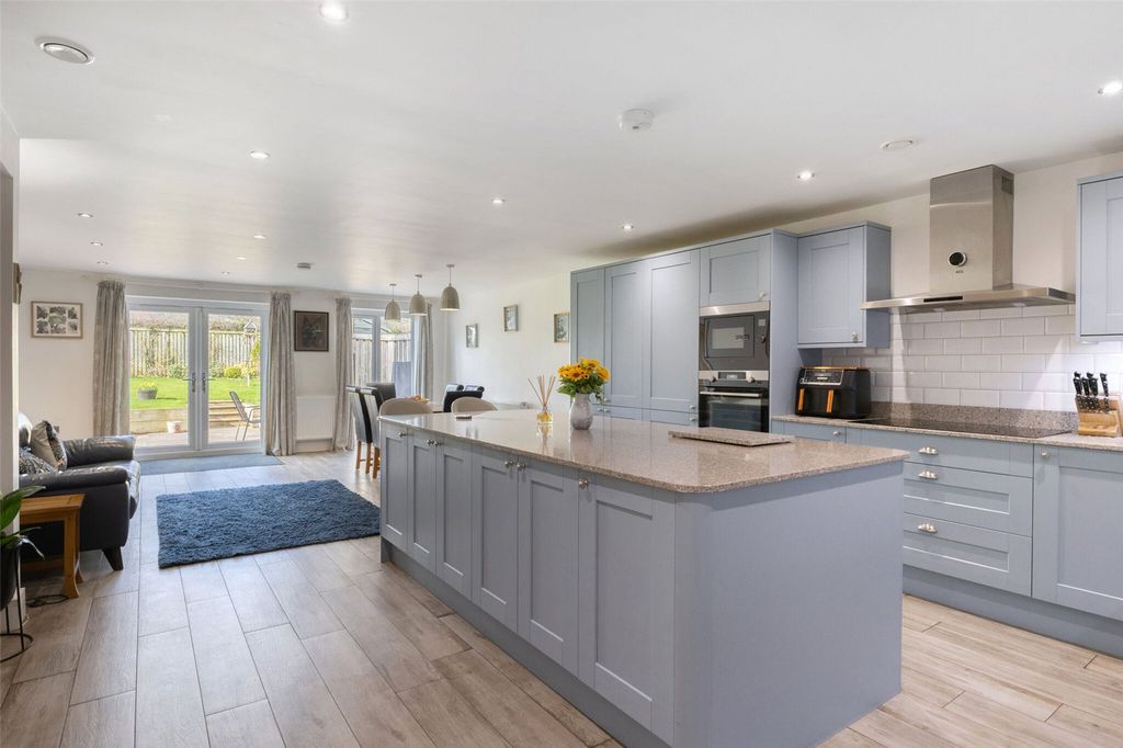 Property photo 2 of 17 Kitchen Dinning Room
