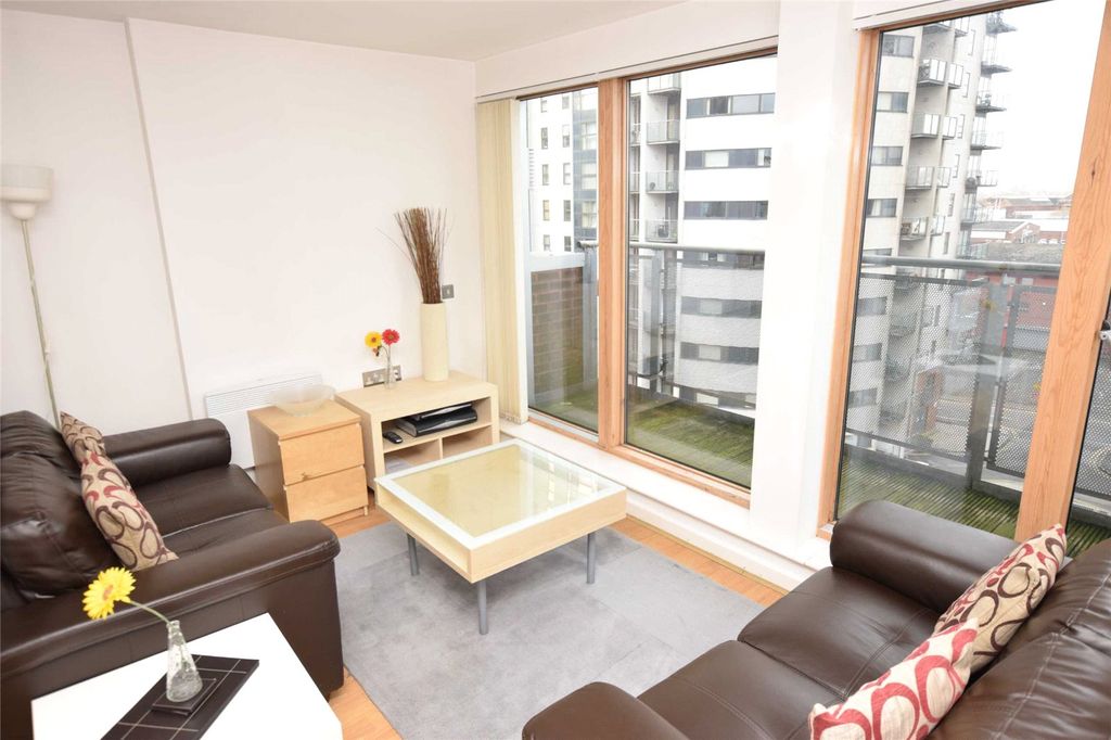 Property photo 3 of 11 Picture No. 02