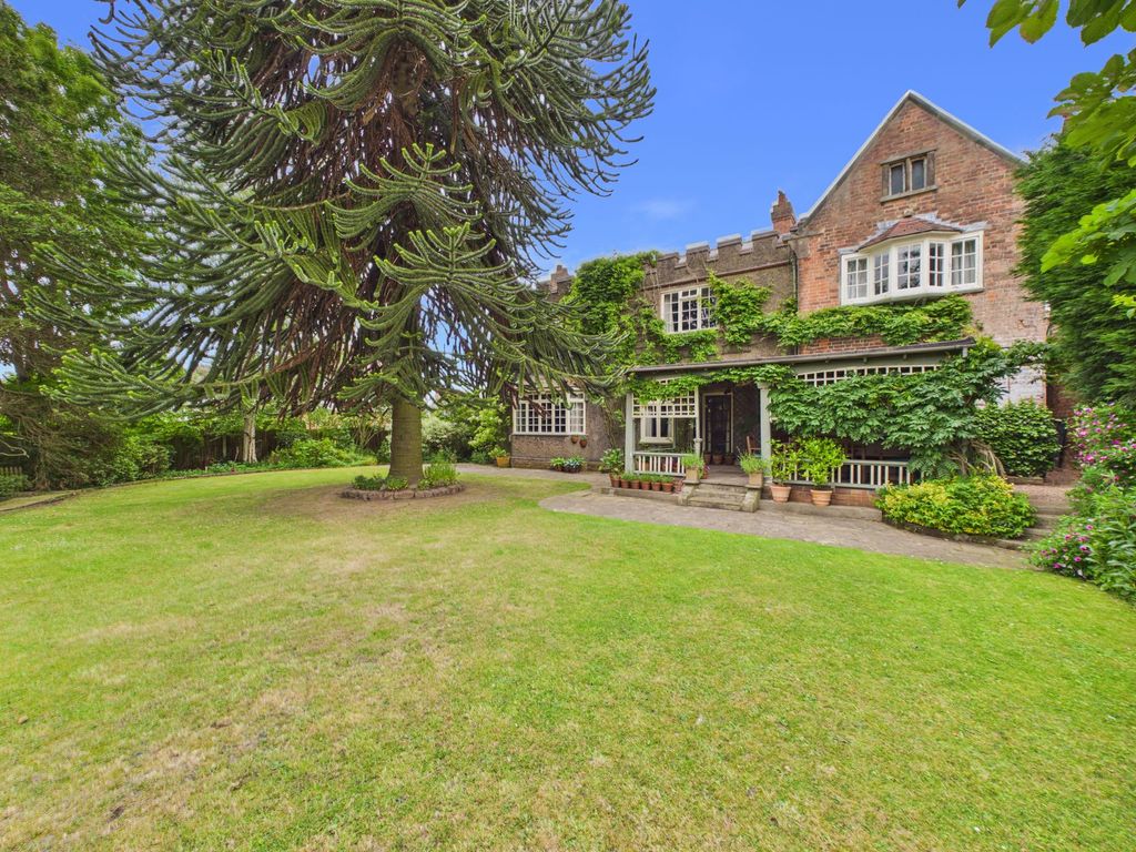 Property photo 1 of 38 Rear Garden