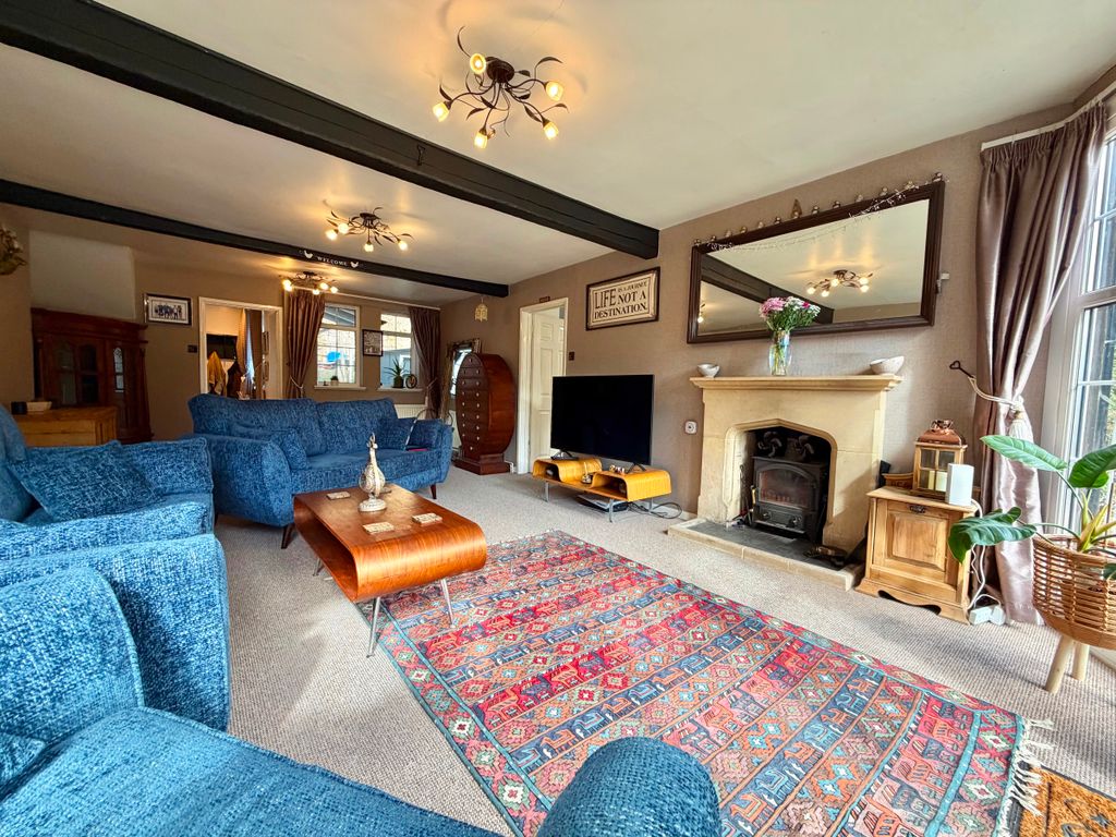 Property photo 3 of 36