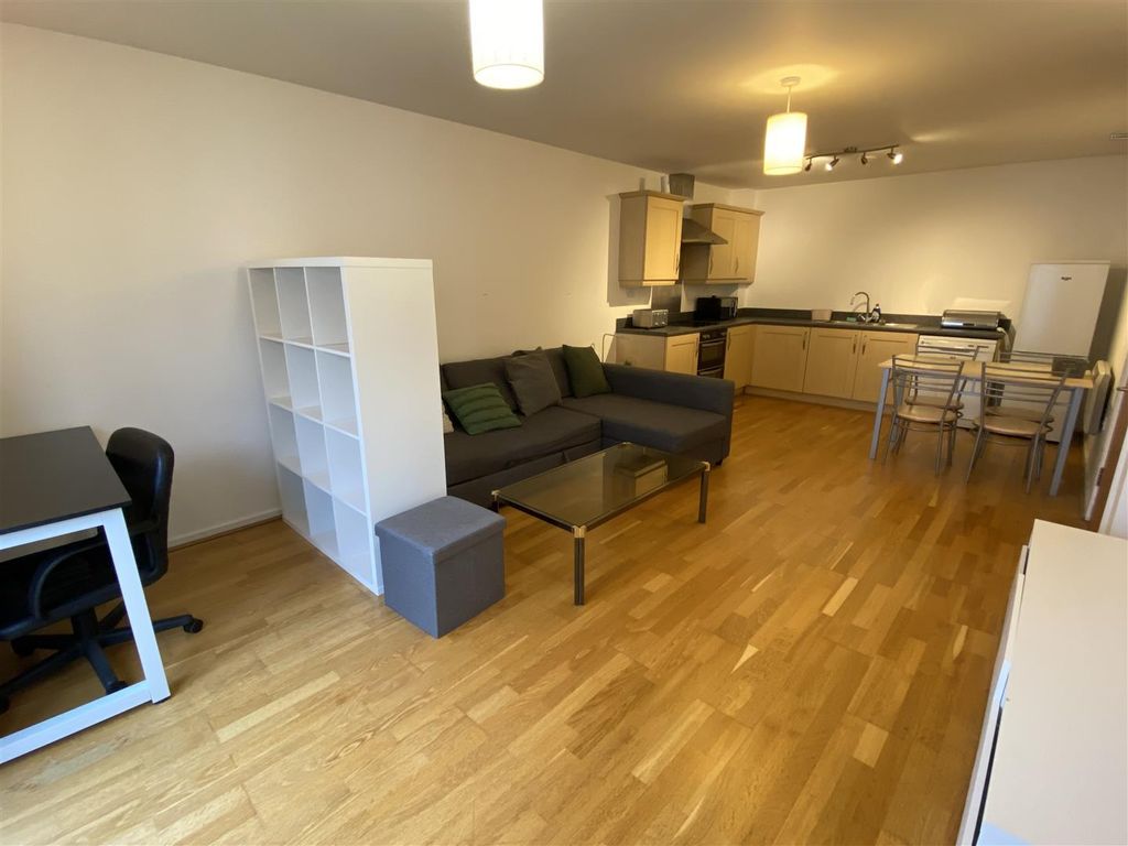 Property photo 2 of 10