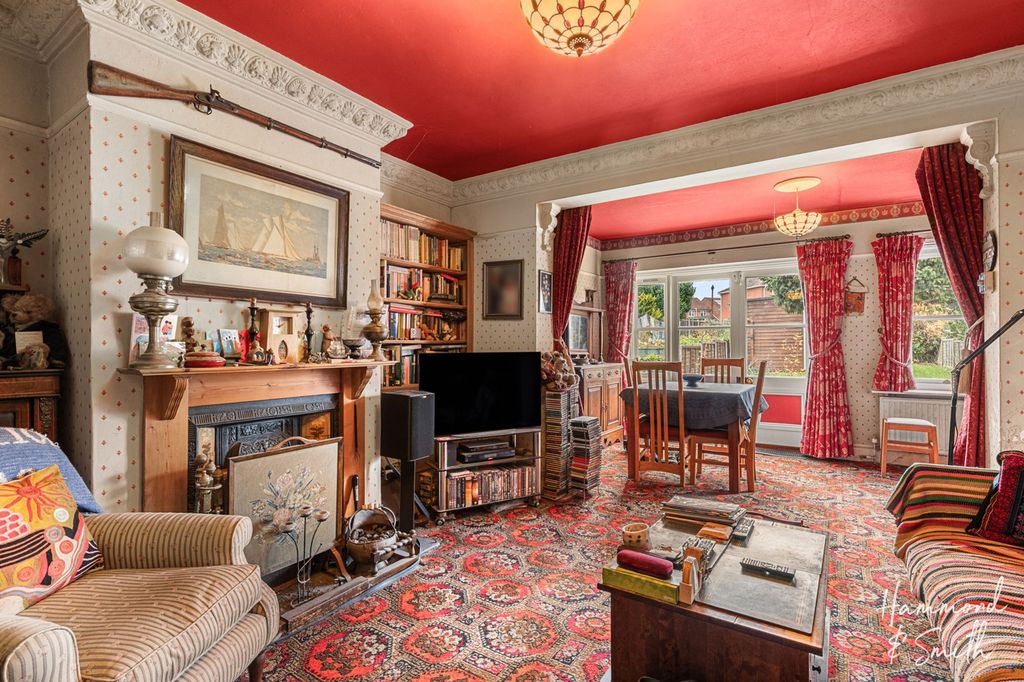 Property photo 2 of 20