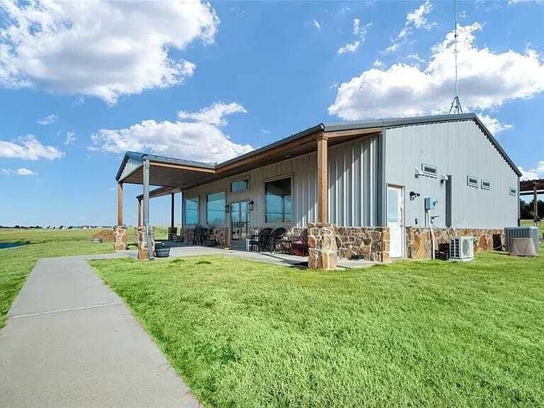 Property photo 1 of 31