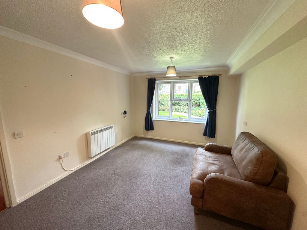 Property photo 2 of 10