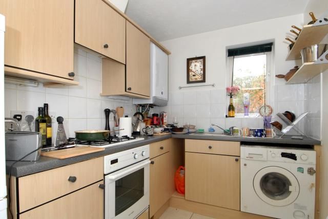 Property photo 3 of 8 Kitchen
