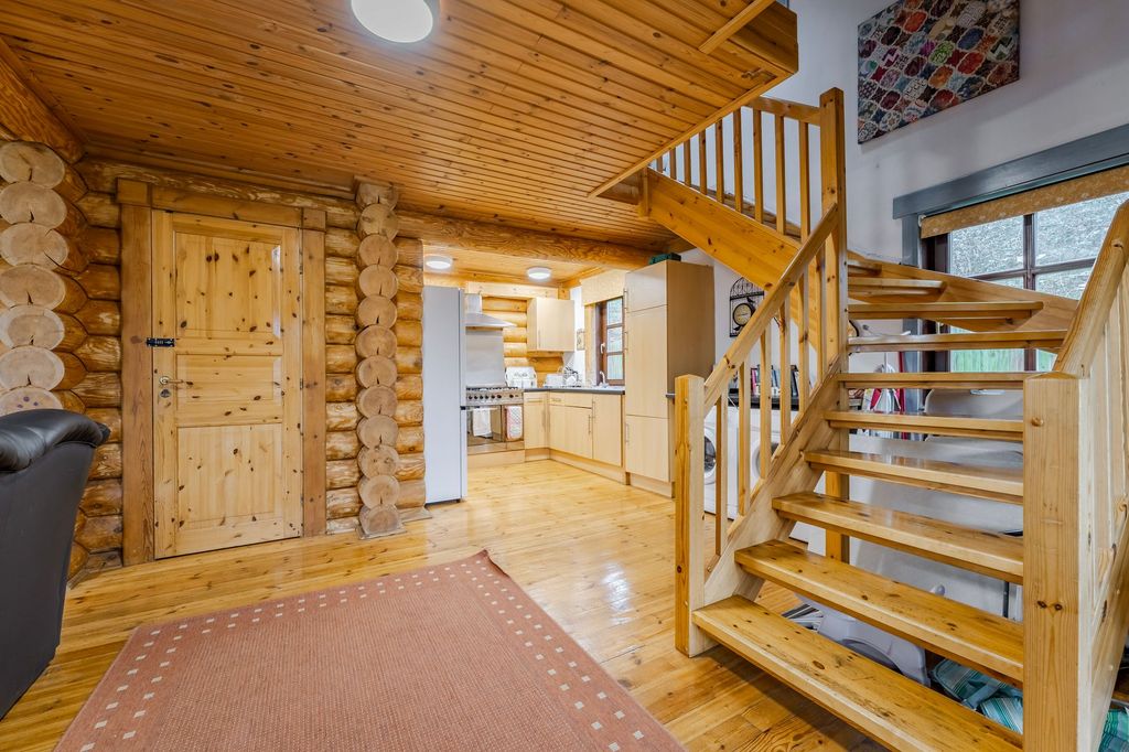 Property photo 3 of 21