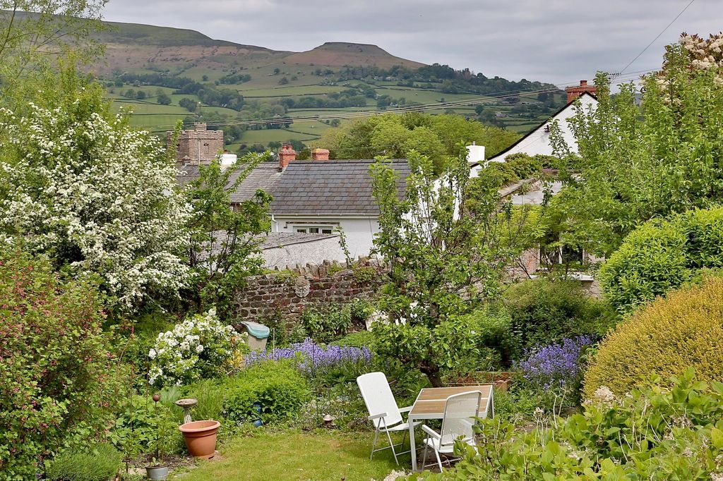 Property photo 3 of 41