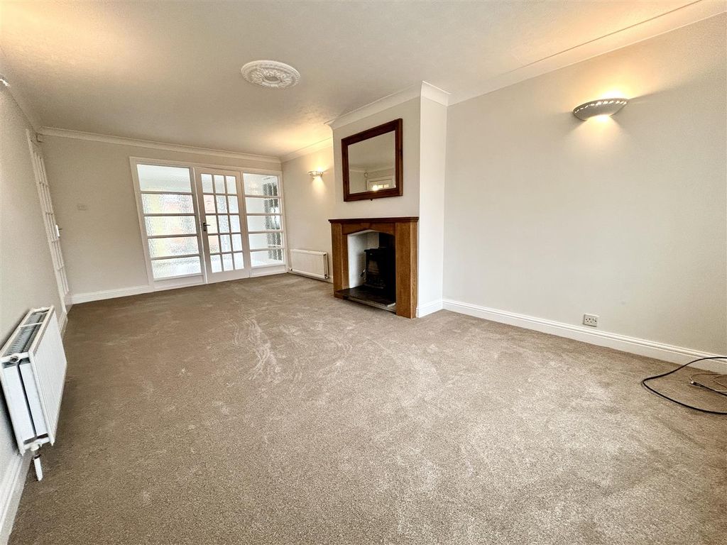 Property photo 3 of 32