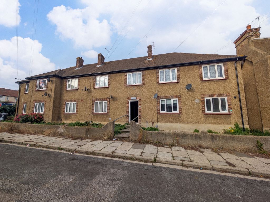Property photo 1 of 17 5570040