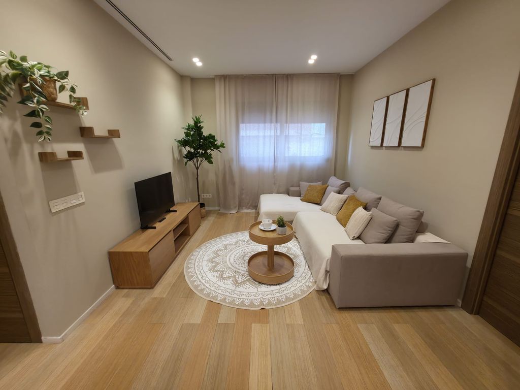 Property photo 3 of 15 Aee55Bf6-52c8-4E0A-B8d7-824B4A3F06cc.Jpg