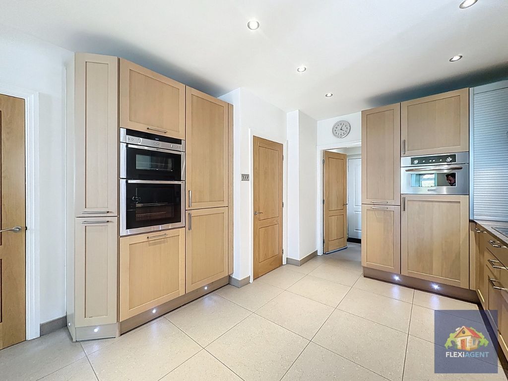 Property photo 3 of 50 4380122