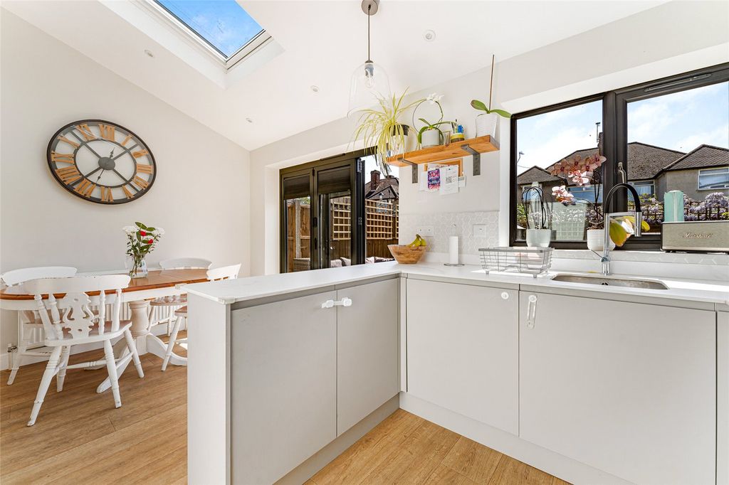 Property photo 3 of 18 Picture No. 12