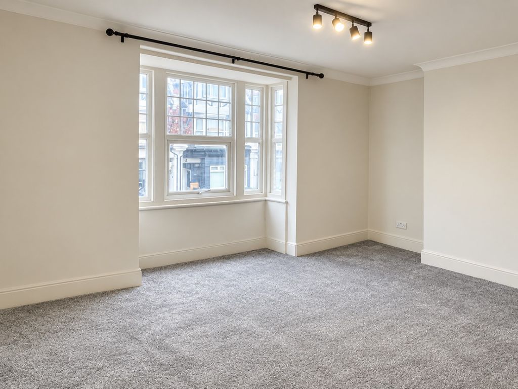 Property photo 2 of 10 6110281