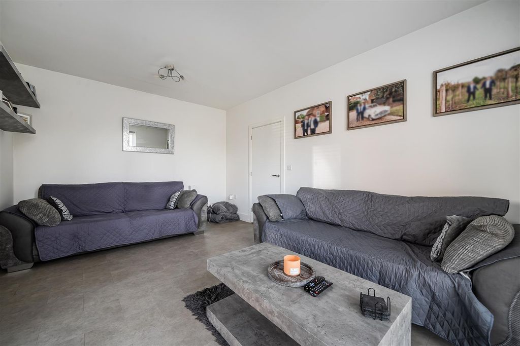 Property photo 3 of 13 1431313-9-69Bd6Fb174Ffb.Jpg