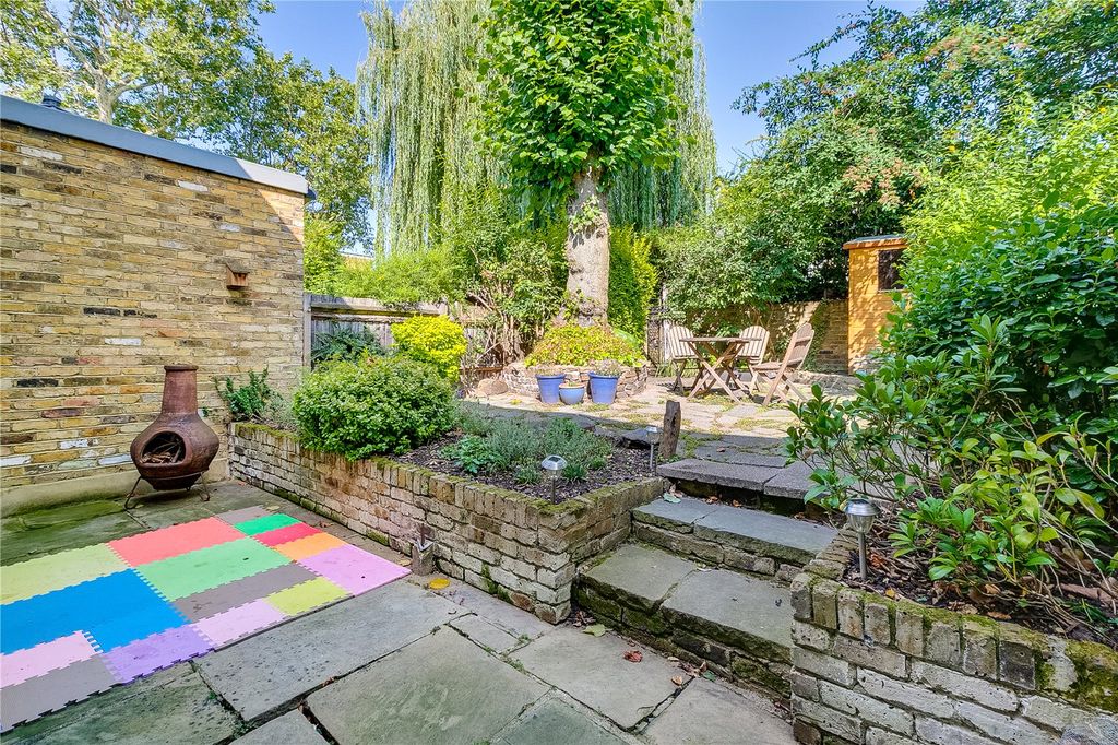 Property photo 2 of 10