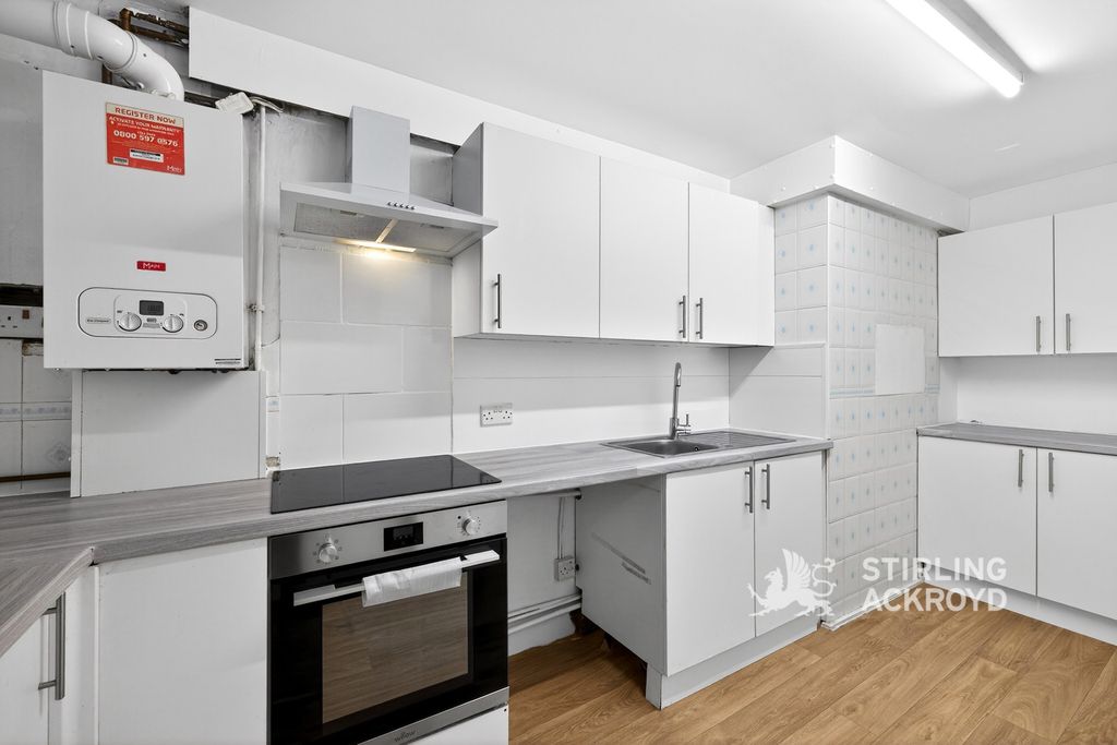 Property photo 2 of 19 Kitchen