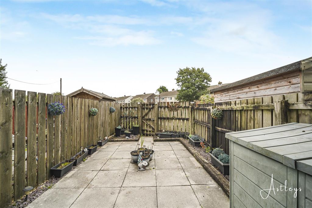 Property photo 3 of 16 Outside