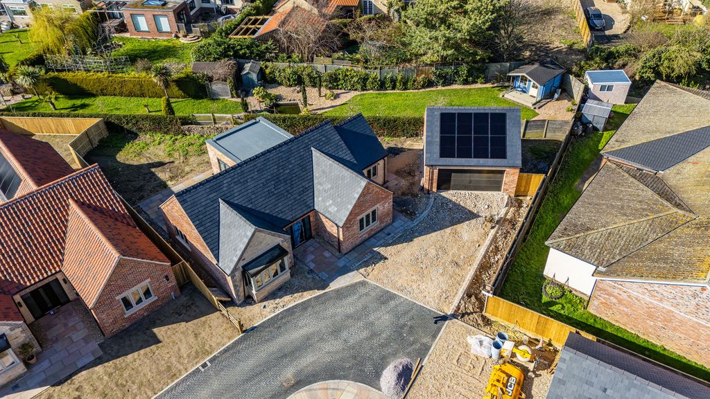 Property photo 2 of 8