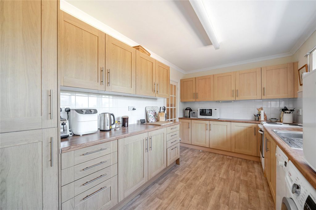 Property photo 2 of 15 Picture No. 02