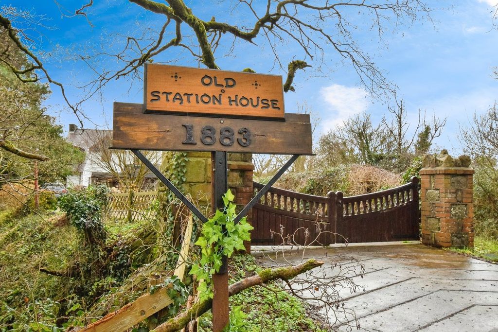 Property photo 2 of 20