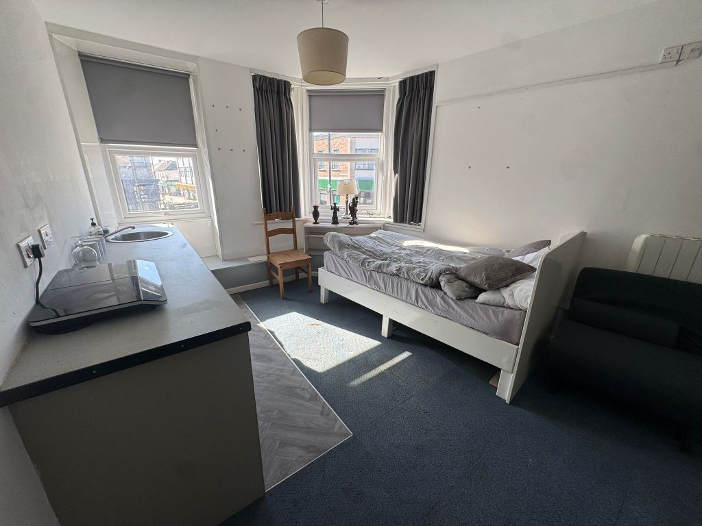 Property photo 1 of 2