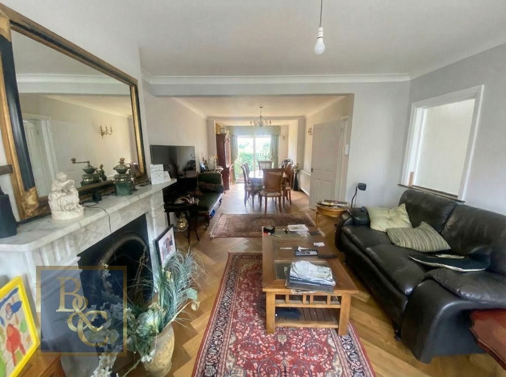 Property photo 3 of 14