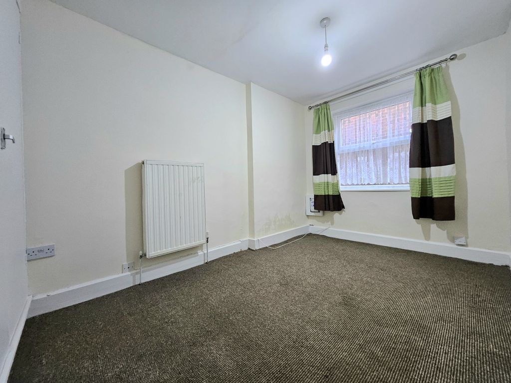 Property photo 3 of 8 Gallery